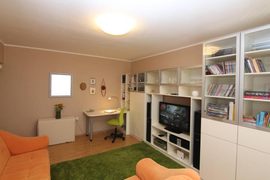 Fast Friend - Cozy Apartment In The Center With Private Garage Риека Экстерьер фото