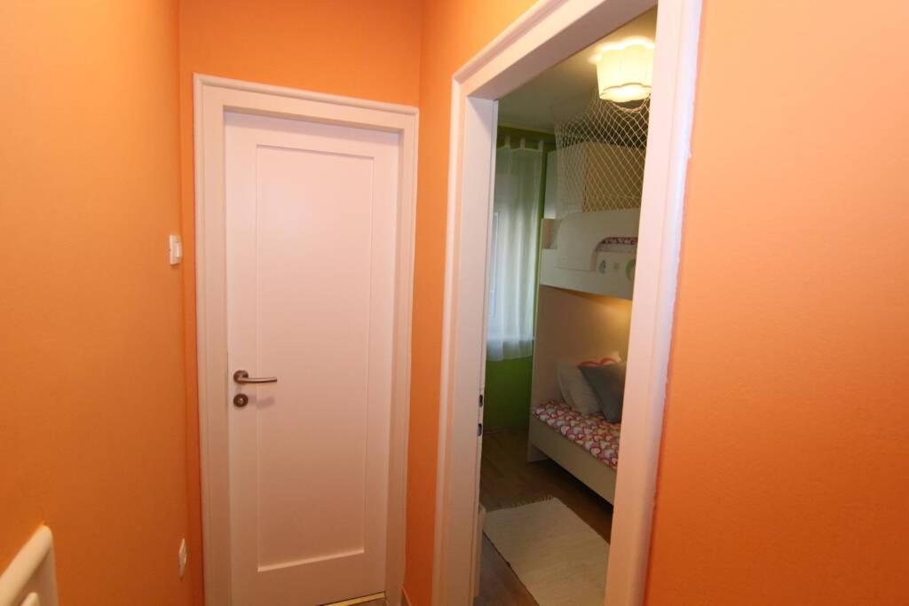 Fast Friend - Cozy Apartment In The Center With Private Garage Риека Экстерьер фото