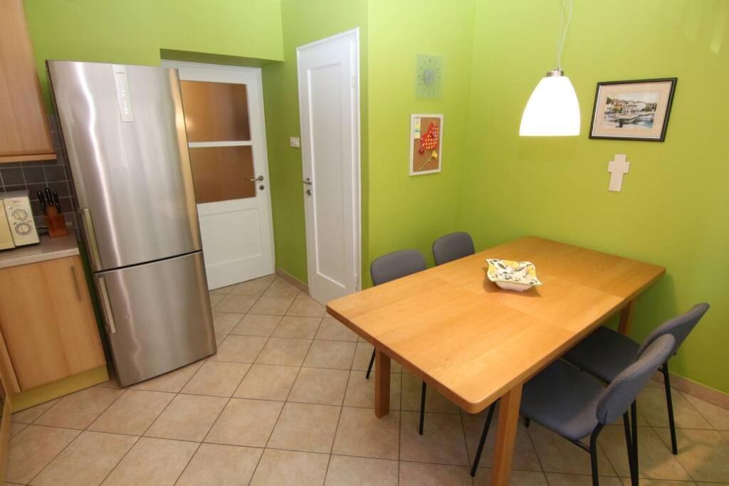 Fast Friend - Cozy Apartment In The Center With Private Garage Риека Экстерьер фото